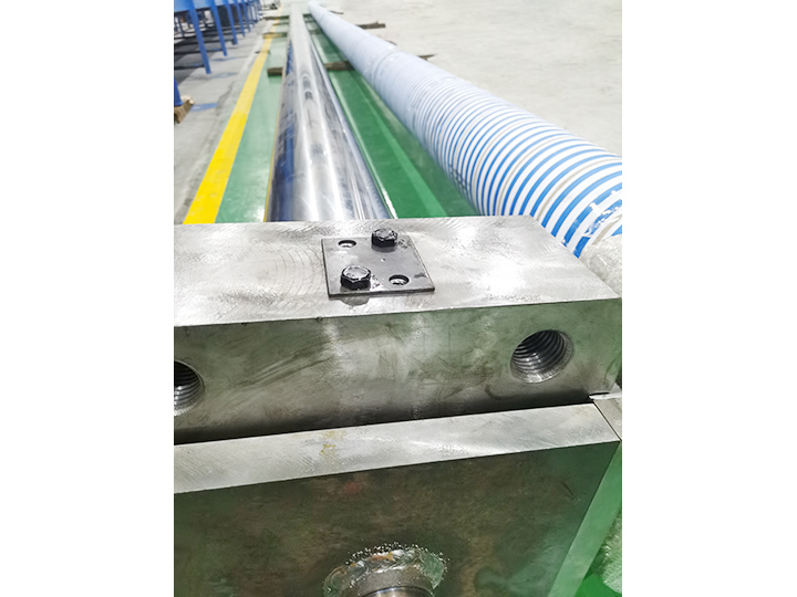 Large tonnage hydraulic piston rod assembly